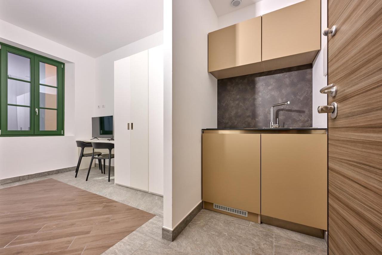 Ca Del Lasco - Modern Apartments In Classic Villa 벨라노 외부 사진